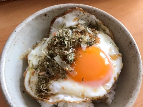 イカ昆布目玉焼きチーズごはん